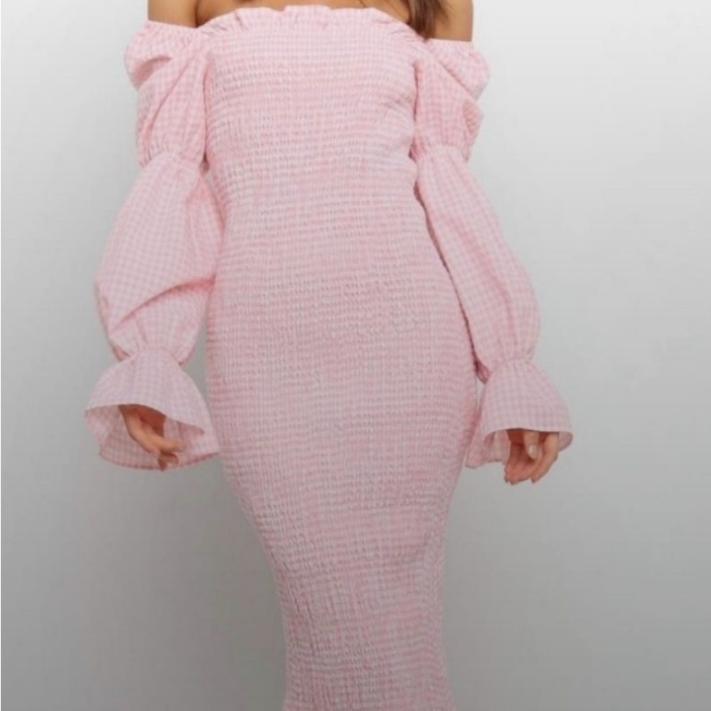 Pink Ruffled Off-Shoulder Bodycon Dress - Picture 2 of 6